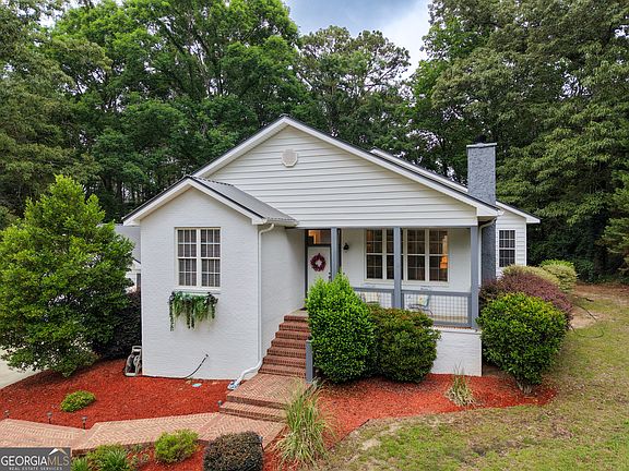 4th image of 303 Winchester Ct