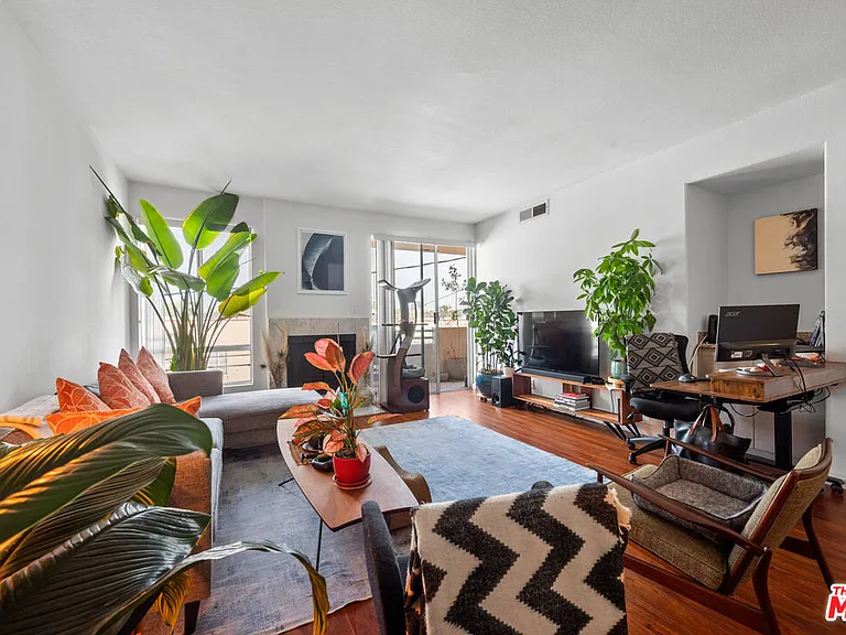 1200 S Corning St #201 — Photo 9