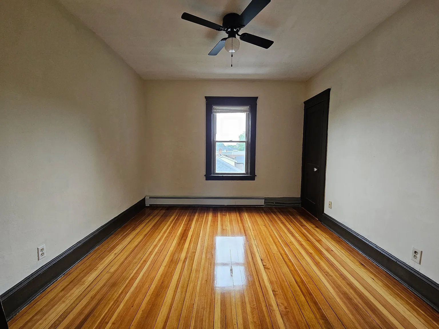2 bed, 1100 sqft, $1,800 — Photo 3