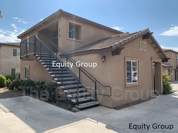 2218 W Lark Ave, Visalia, CA 93291