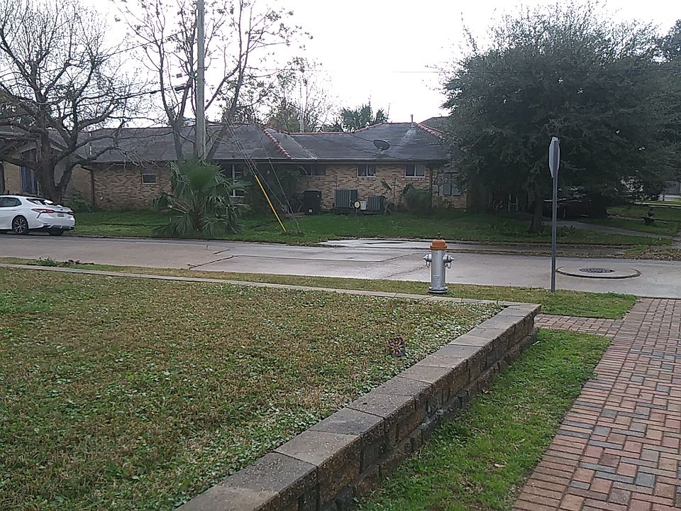 2nd image of 6731 Bellaire Dr #6733