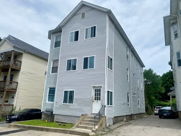5 Chrome St, Worcester, MA 01604