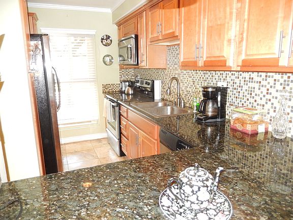 4th image of 5700 Baltimore Dr Unit 41