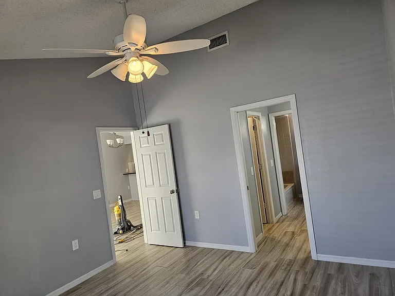 6391 Gateway Ave — Photo 5
