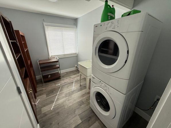 2 bedroom rental in Abbotsford — photo 6