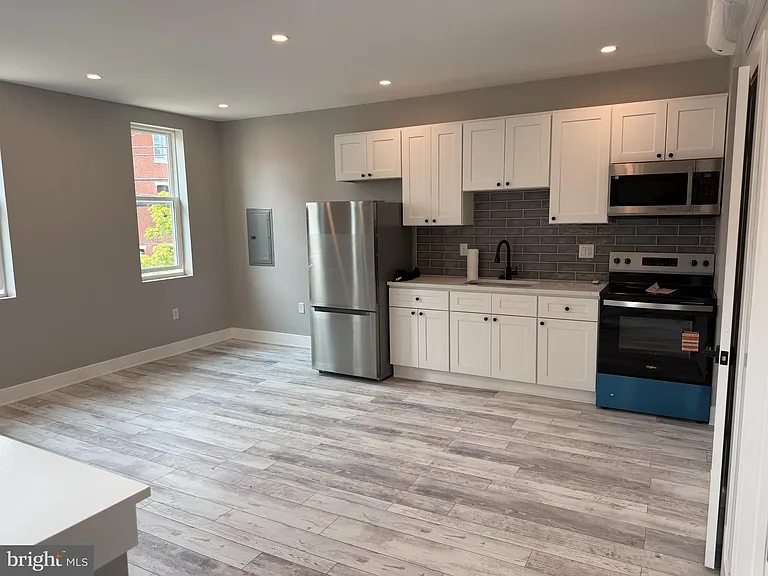 2623 Poplar St #2 — Photo 3