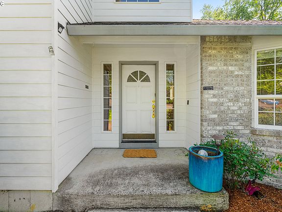 4th image of 1083 SE Acacia Pl