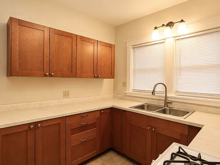 416 W Jackson St — Photo 7