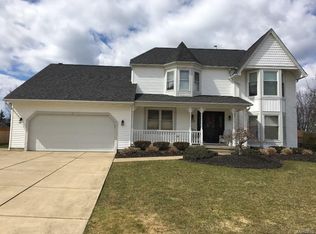 9 Cedar Ridge Dr, Buffalo, NY 14224