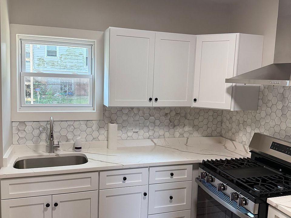 1st image of 25 Branch St #1