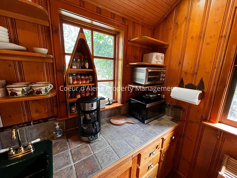 10646 N Lakeview Dr — Photo 6