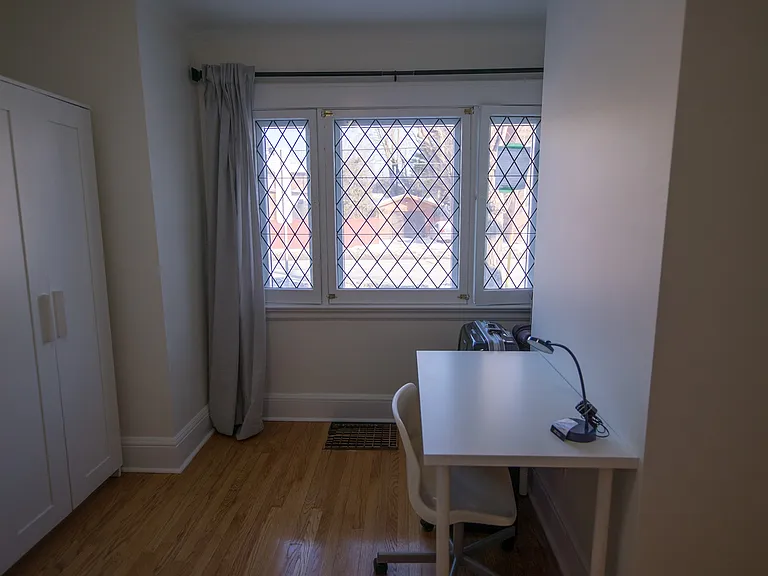 856 Bronson Ave — Photo 48