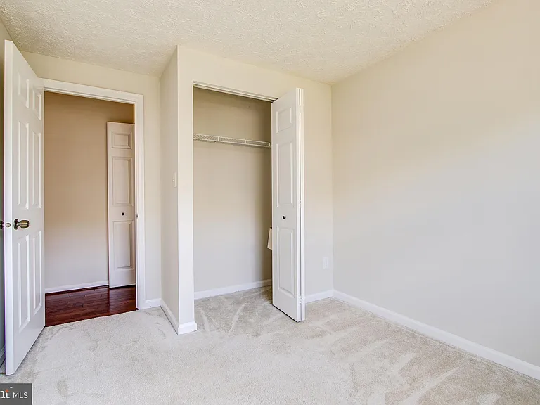 6324 Lightburn Ct — Photo 29