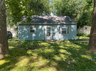 16 Sherwood Ct, Champaign, IL