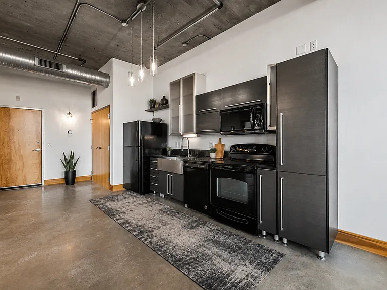 GW Apartments — Photo 43