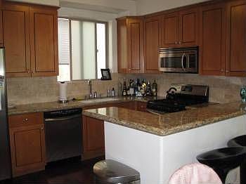 4th image of 11444 Moorpark St Unit 102