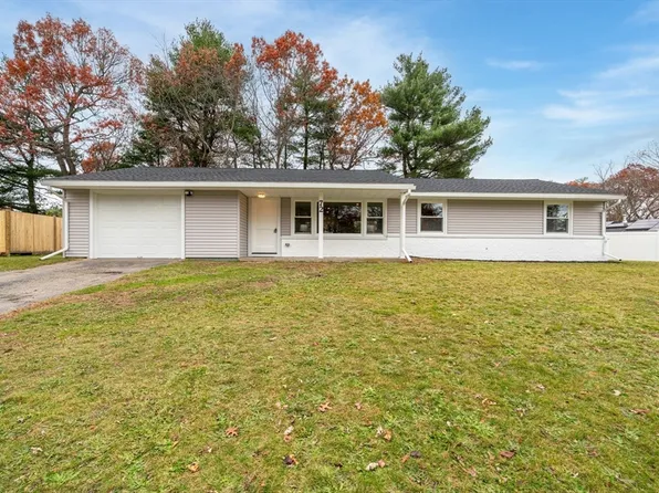 72 Annette Rd, Brockton, MA 02302