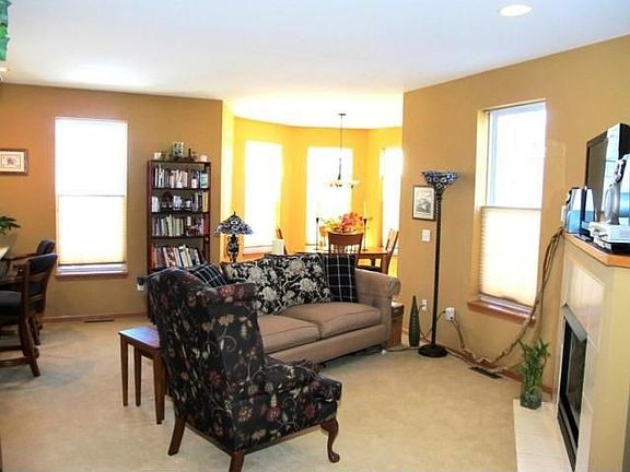 2nd image of 339 W Vine St #339