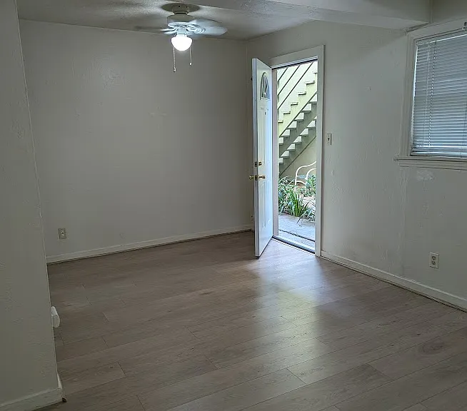 2119 I St #5 — Photo 4