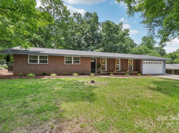 1192 Carolyn Dr, Albemarle, NC 28001
