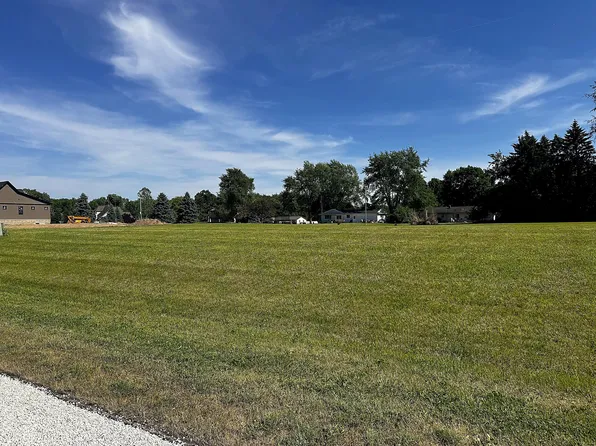 6 Wheatland Dr, Tecumseh, MI 49286
