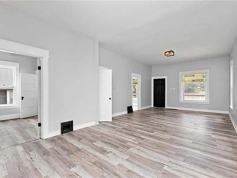 1106 N Osage St — Photo 6