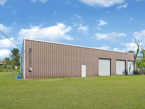 2nd image of 4315 Parker Rd