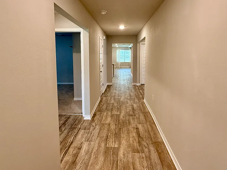 848 Jacobs Way — Photo 3