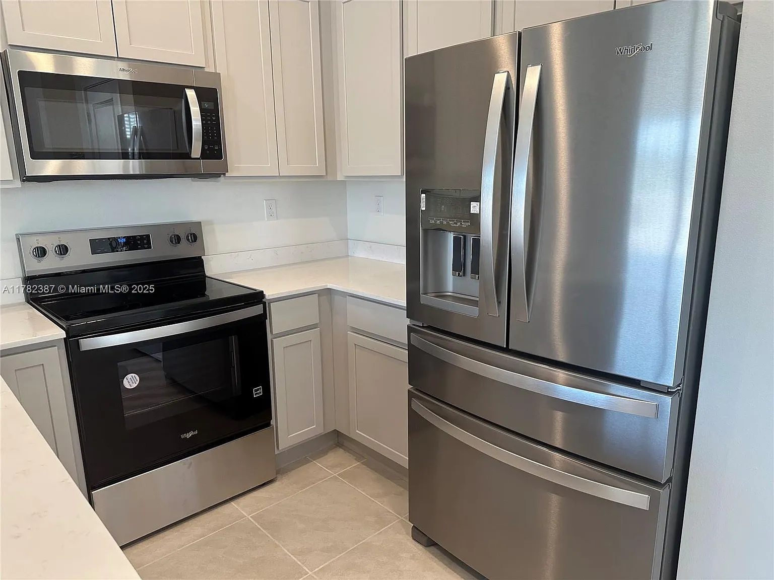 3 bed, 2.5 bath, $2,800 — Photo 4
