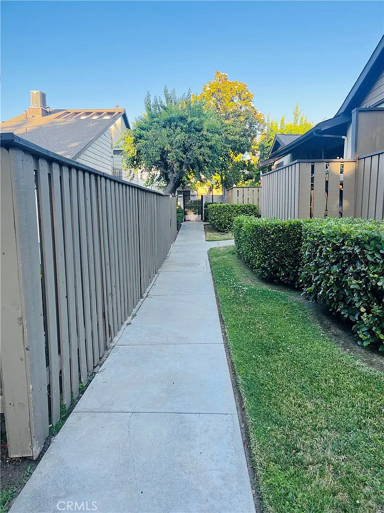 436 Fairview Ave — Photo 3