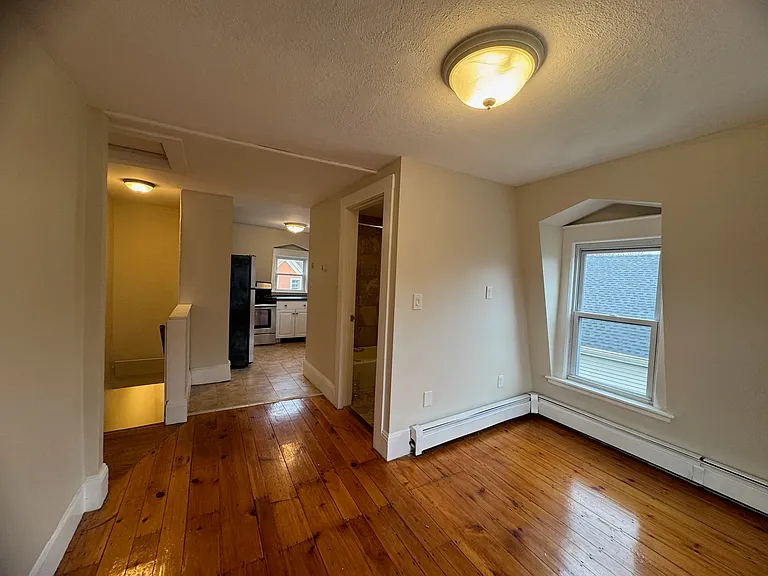 12 Lovett St #5 — Photo 6