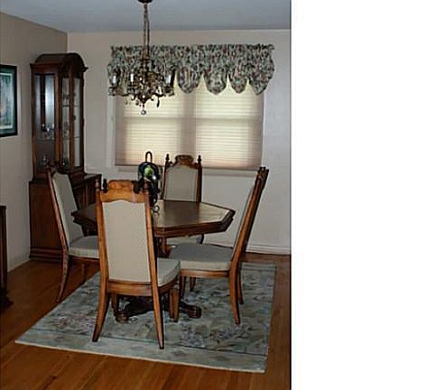 4th image of 47 Robin Hill Dr