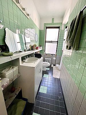 5th image of 148 Stanton St APT 4