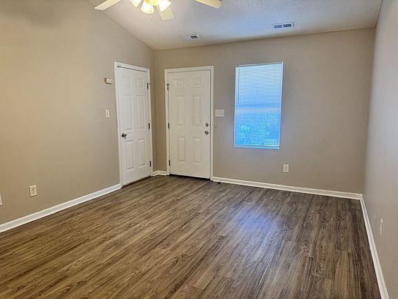 5th image of 3236 Ridgewood Place Dr