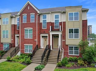 1255 Danforth Ct, Vernon Hills, IL 60061