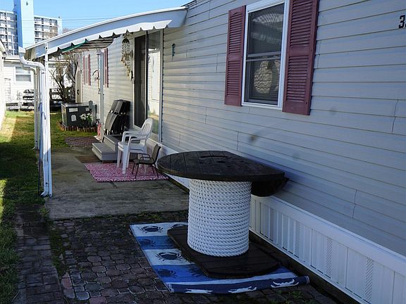 5th image of 119 Marine Cir