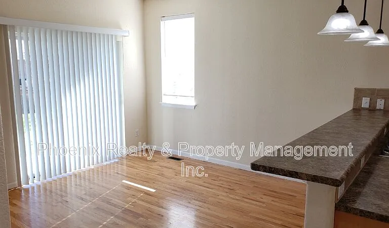 302 Saint Ida Cir — Photo 9