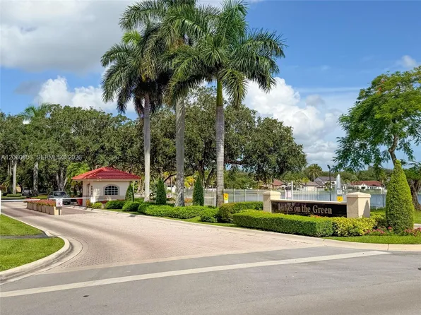 9011 NW 193rd Ter, Hialeah, FL 33018