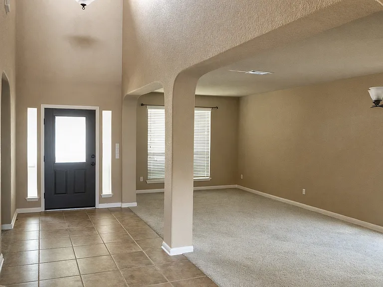 2110 Reston Cv — Photo 3