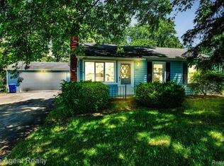 2312 Richardson Ct, Waterford, MI 48327