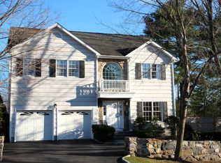 1 Haviland Ln, White Plains, NY 10605