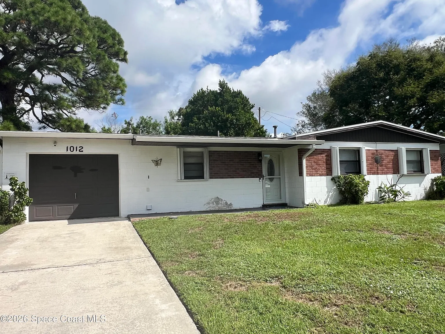 3 bed, 2.0 bath, 1188 sqft, $1,100 — Photo 2
