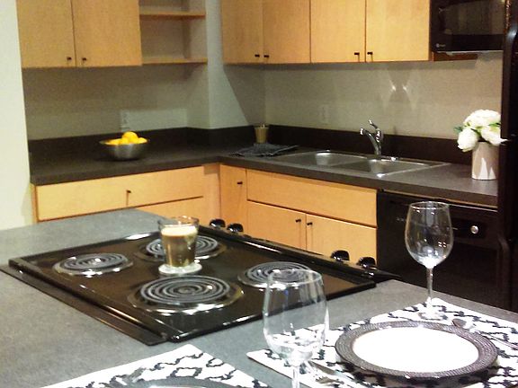 3rd image of 2020 Euclid Ave APT 406