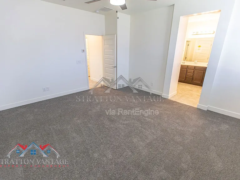 16264 W Canterbury Dr — Photo 38