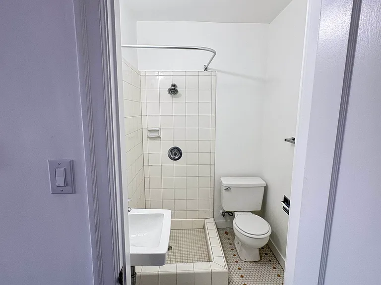 325 Summit Ave E #12 — Photo 15