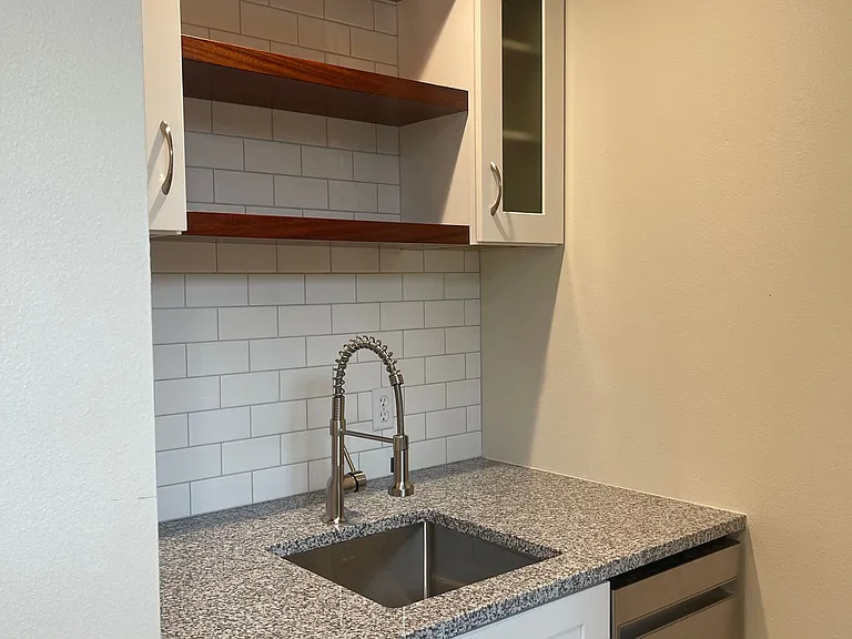 978 Vineyard Ln #200 — Photo 8