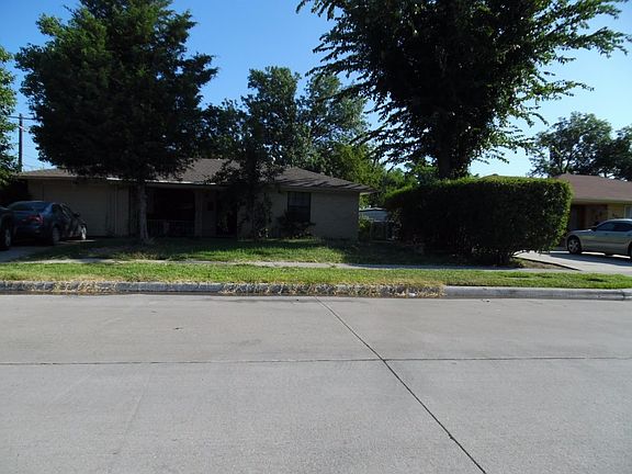 2nd image of 801 Calvin Dr