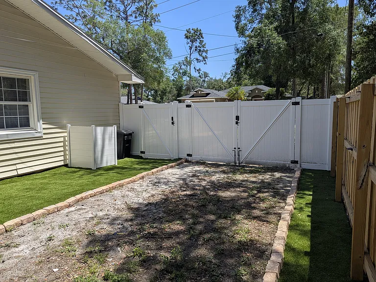 870 Francis St #1 — Photo 8