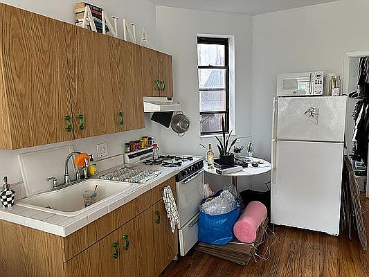4th image of 1366 York Ave APT 5B