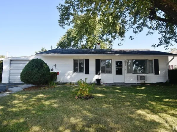 654 N Crescent Dr, Frankfort, IN 46041